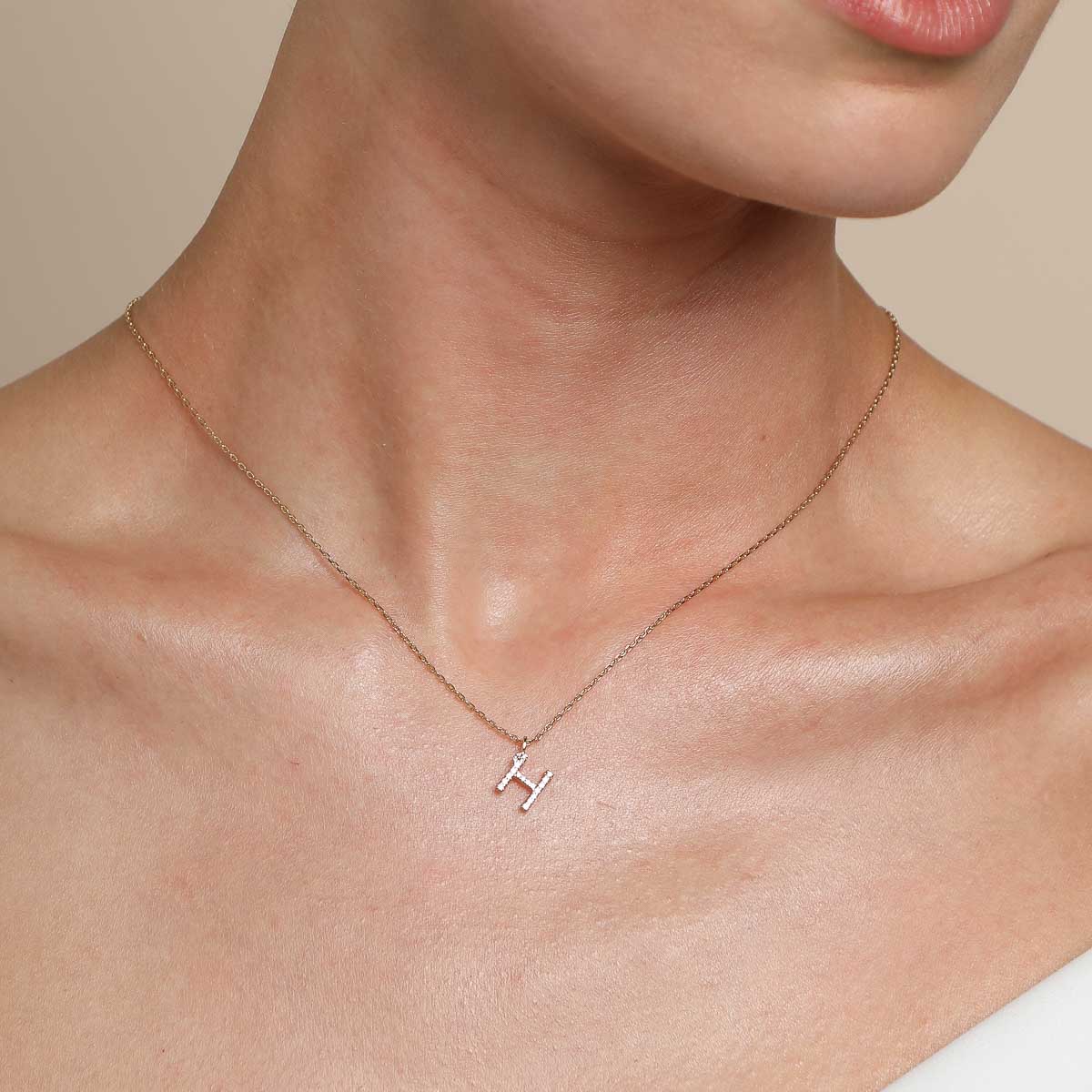 18k Gold Plated Jewellery - H Initial Pavé Pendant Necklace in Gold - Pendant Necklace - Astrid &amp; Miyu