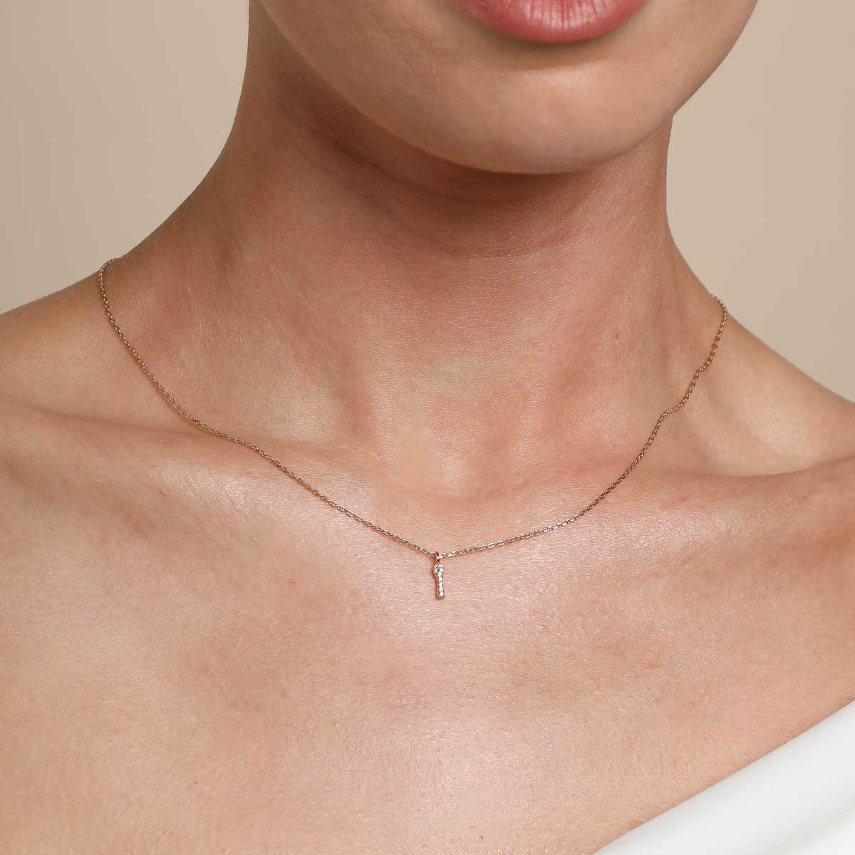 18k Gold Plated Jewellery - I Initial Pavé Pendant Necklace in Gold - Pendant Necklace - Astrid &amp; Miyu