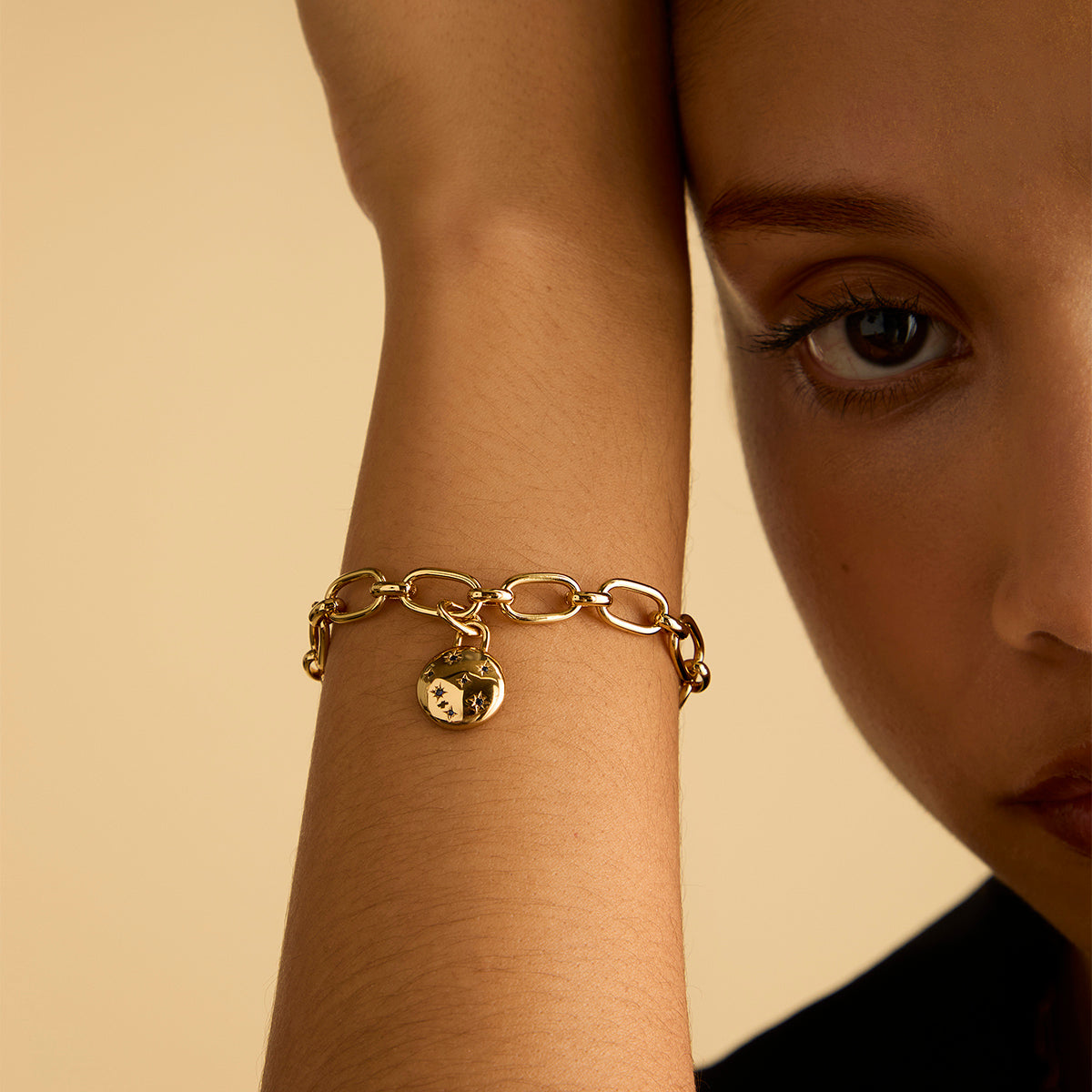Open Link Chain Bracelet in Gold-Astrid &amp; Miyu
