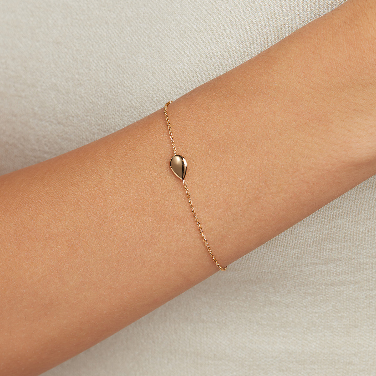 18k Gold Plated Jewellery - Pear Charm Bracelet in Gold - Charm Bracelet - Astrid &amp; Miyu