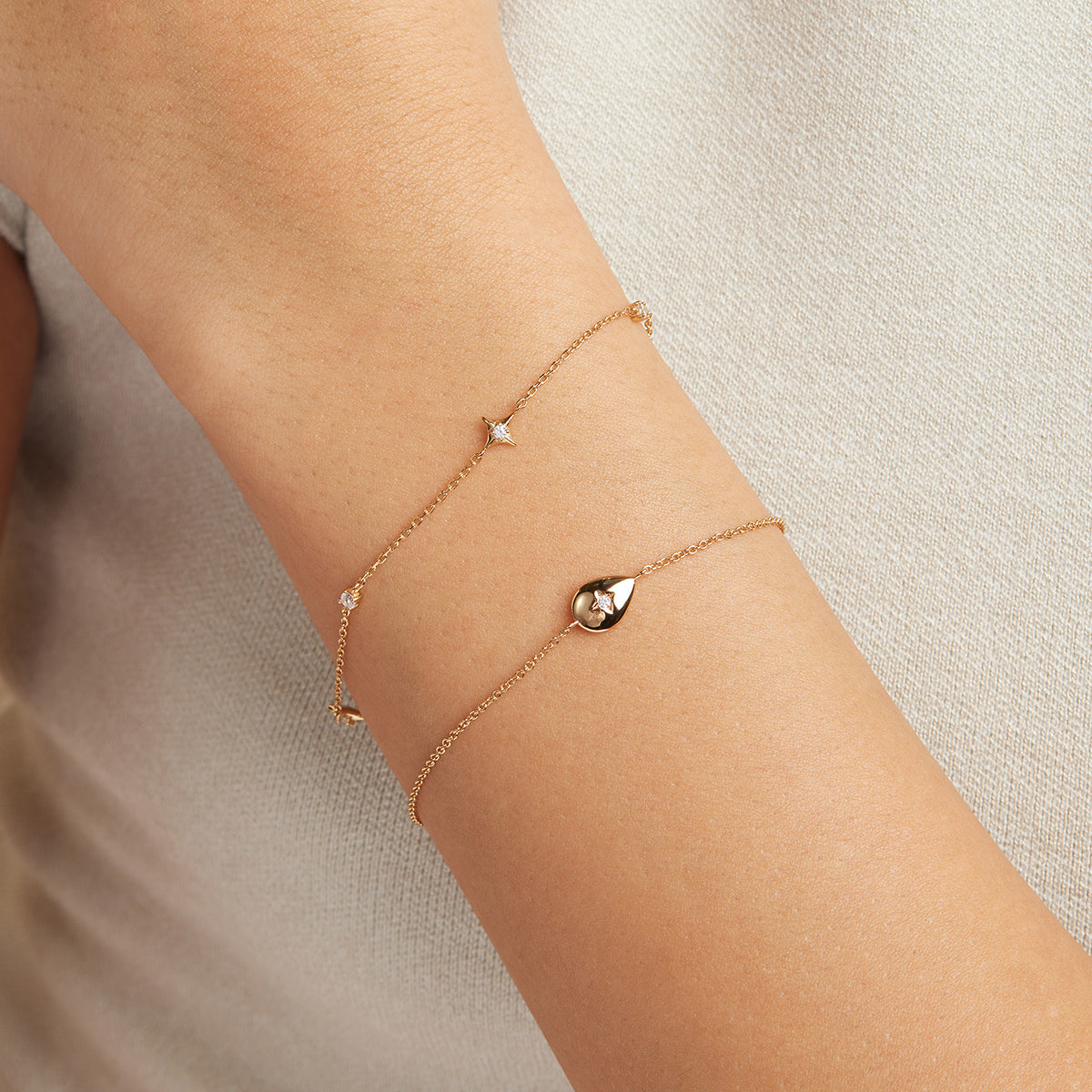 18k Gold Plated Jewellery - Pear Charm Bracelet in Gold - Charm Bracelet - Astrid &amp; Miyu
