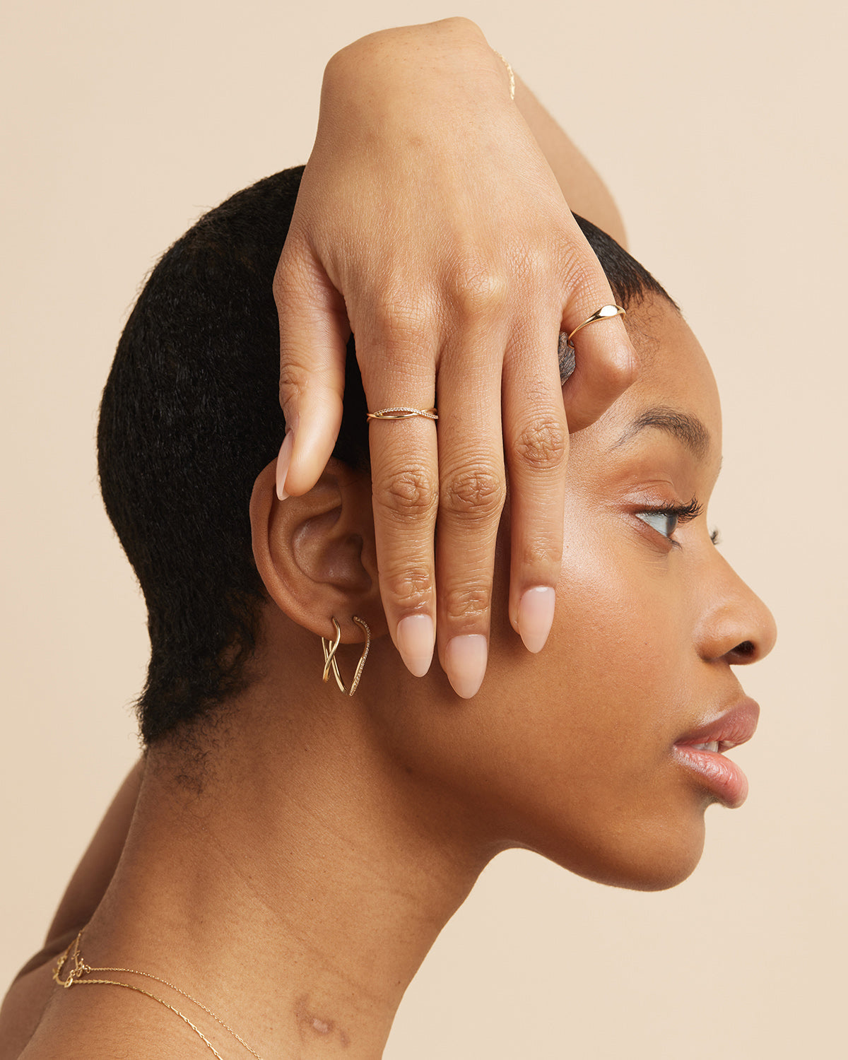 April White Topaz - Infinite Topaz Pavé Ring in Solid Gold - Band Ring - Astrid &amp; Miyu