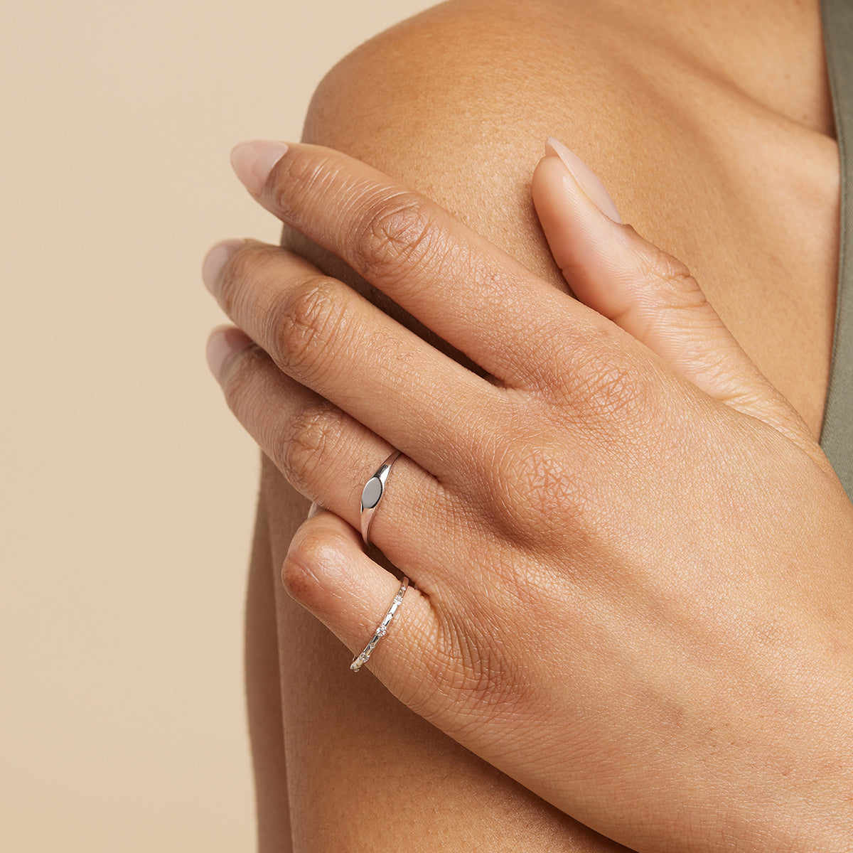 Graduation Gifts - Signet Ring in Solid White Gold - Signet Ring - Astrid &amp; Miyu