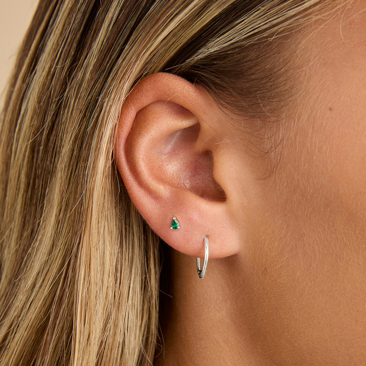 Flat Back Labret Studs - Emerald Pear Piercing Stud in Solid White Gold - Piercing Stud - Astrid &amp; Miyu