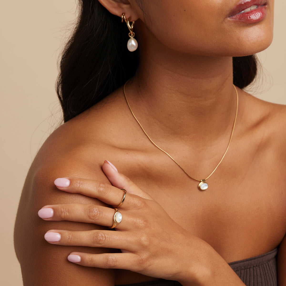 18k Gold Plated Jewellery - Mother of Pearl Cocktail Ring in Gold - Cocktail Rings - Astrid &amp; Miyu