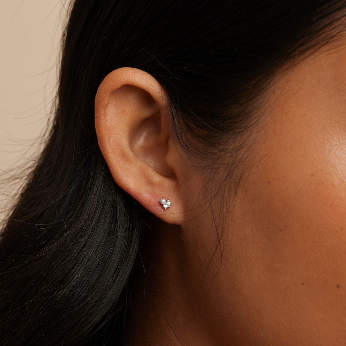 Earrings - Pearl & Crystal Studs in Silver - Stud Earrings - Astrid &amp; Miyu