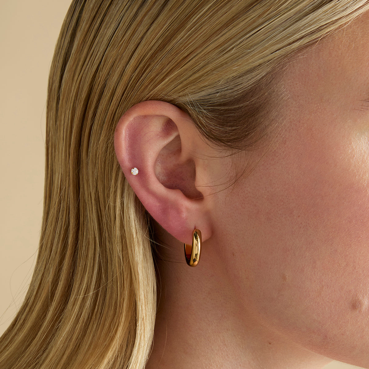 Conch Piercing Jewellery - Bold Crystal Titanium Piercing Stud in Gold - Piercing Stud - Astrid &amp; Miyu