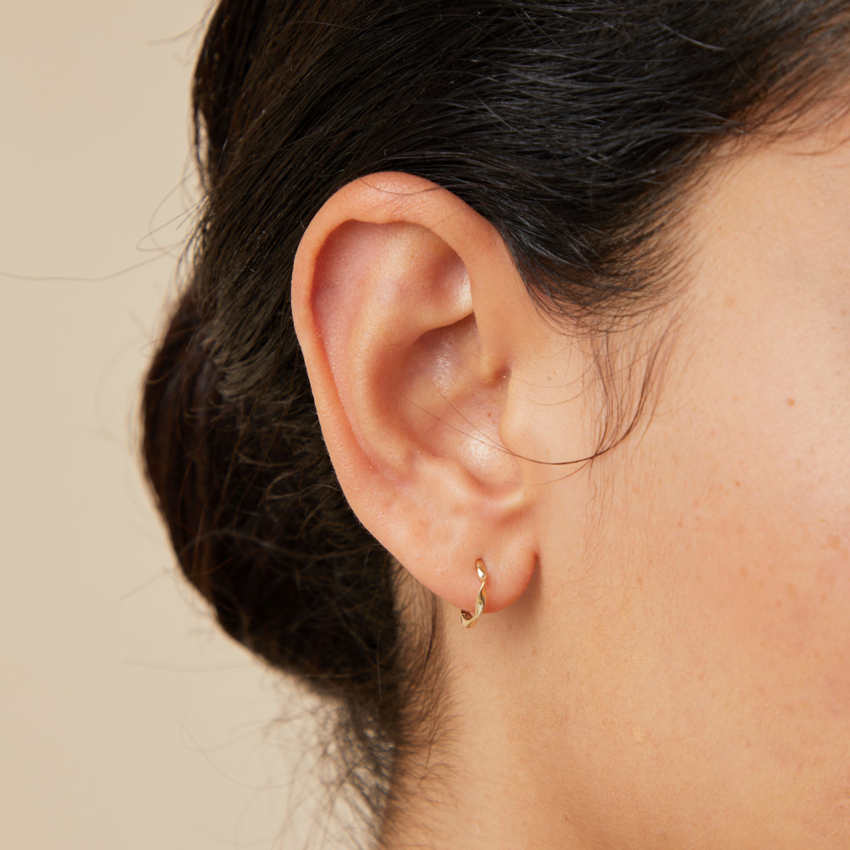 Earrings - Twist Huggies in Solid Gold - Huggies - Astrid &amp; Miyu