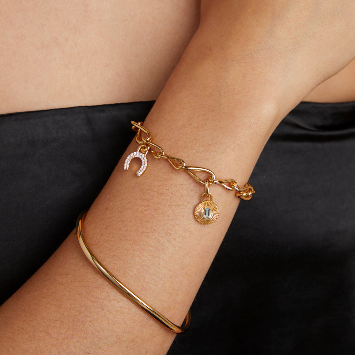 18k Gold Plated Jewellery - Horseshoe Talisman Charm in Gold - Talisman Charm - Astrid &amp; Miyu