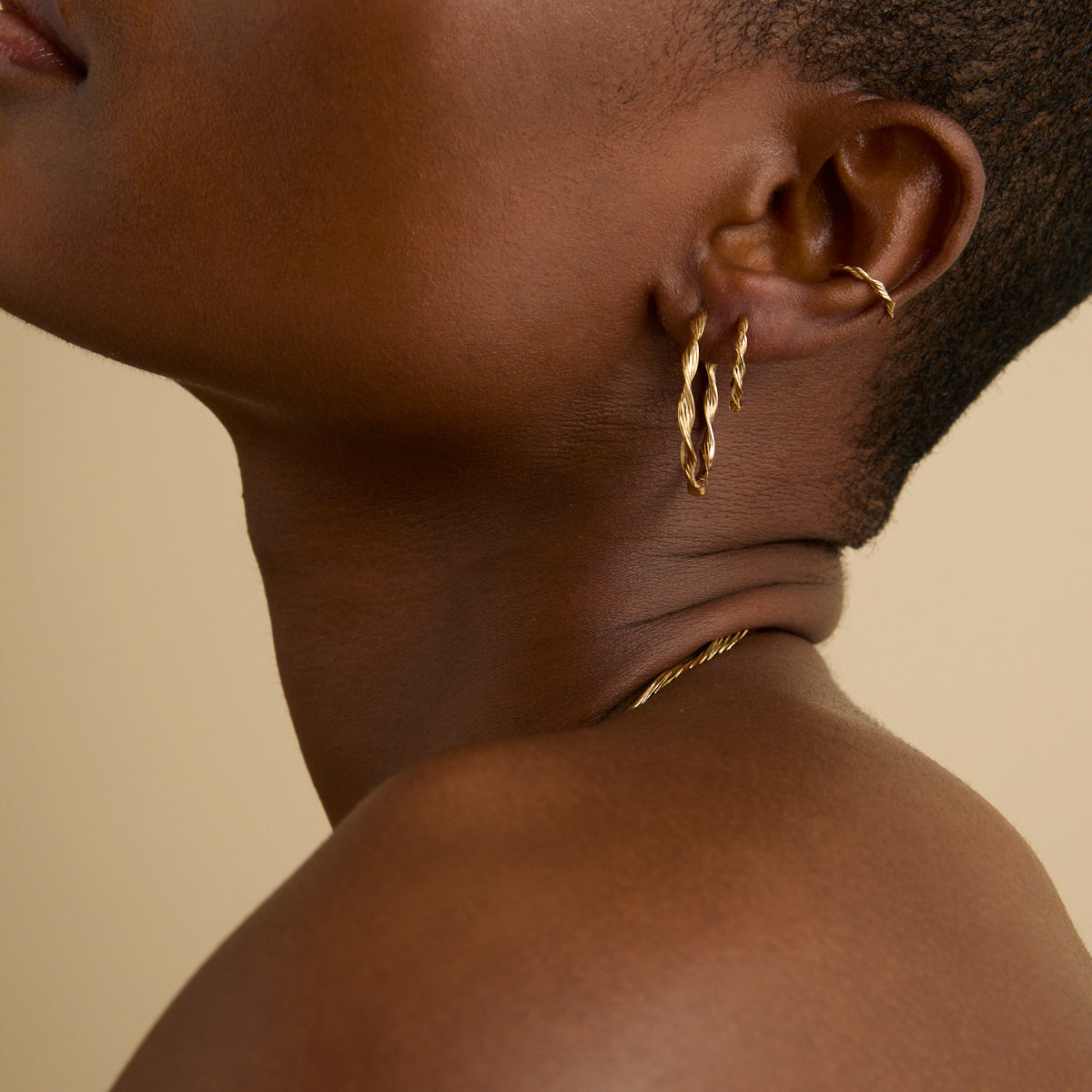 18k Gold Plated Jewellery - Twist Small Hoops in Gold - Hoops - Astrid &amp; Miyu