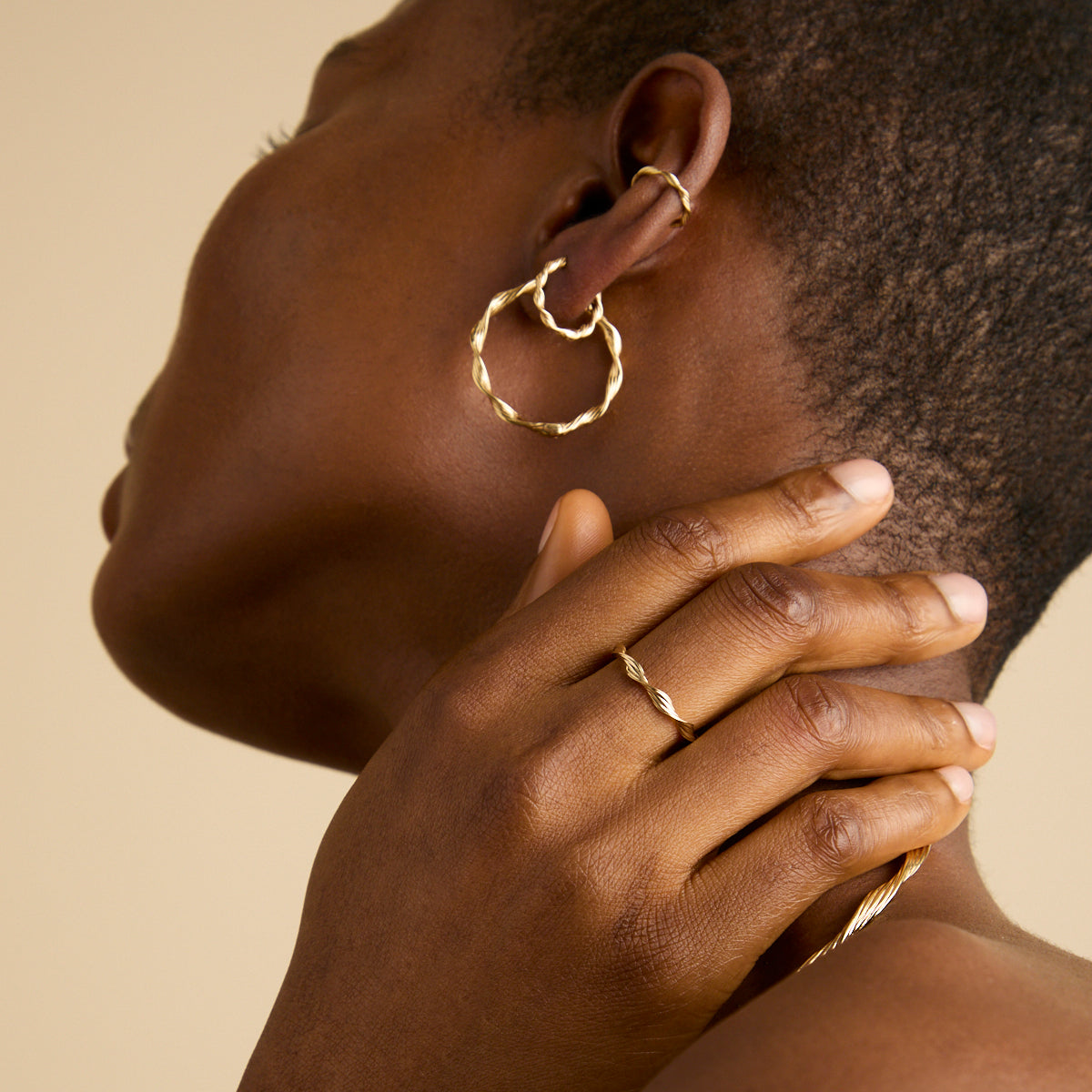 18k Gold Plated Jewellery - Twist Small Hoops in Gold - Hoops - Astrid &amp; Miyu