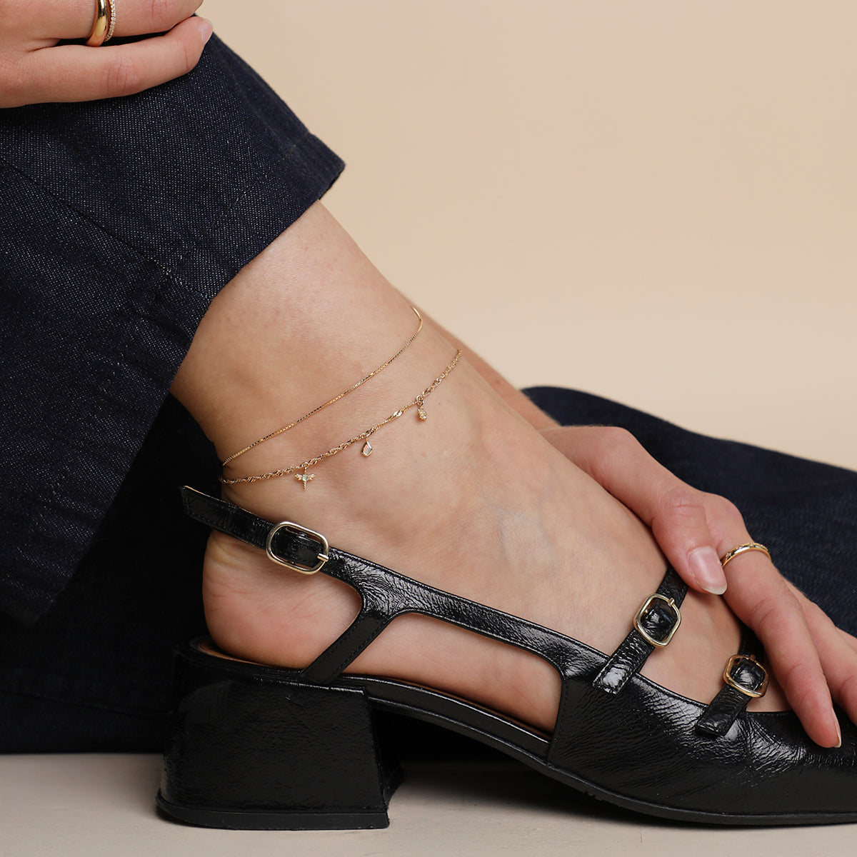 Shoreditch Chain Anklet in Solid Gold-Astrid &amp; Miyu
