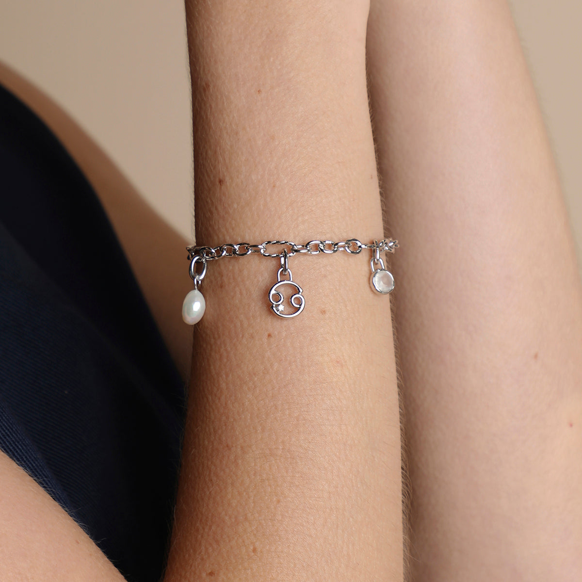 Bold Chain Bracelet in Silver-Astrid &amp; Miyu