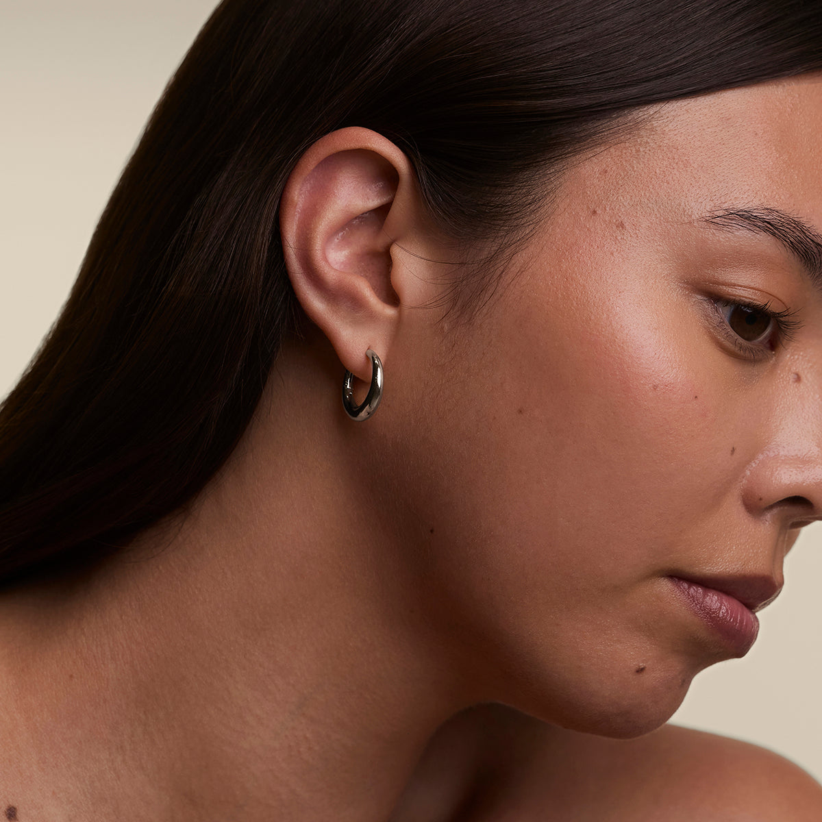 Dome Medium Hoops in Silver-Astrid &amp; Miyu