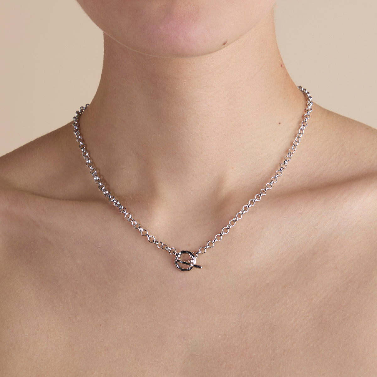 T-Bar Chain Necklace in Silver-Astrid &amp; Miyu