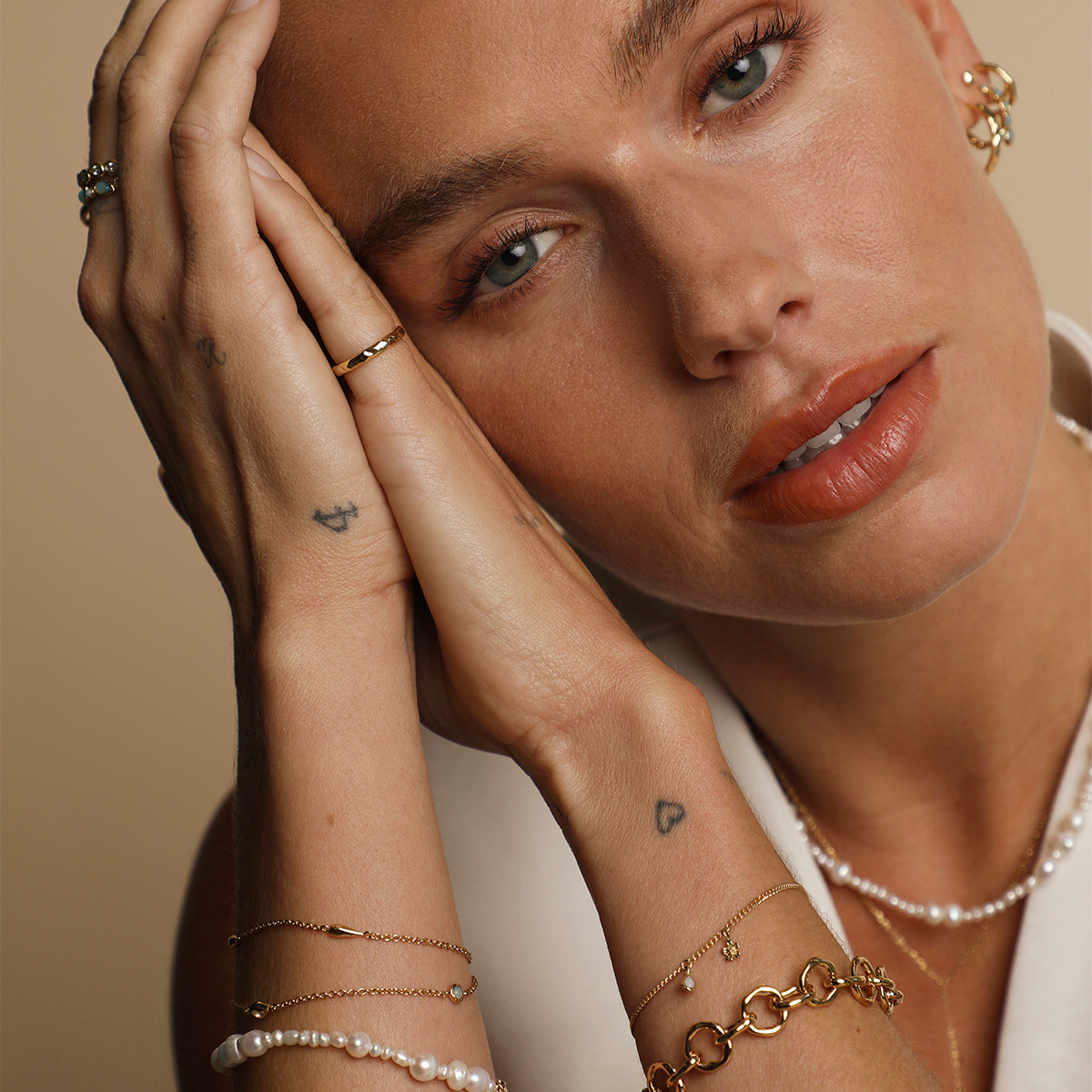 Molten Opal Pear 9k Gold-Astrid &amp; Miyu
