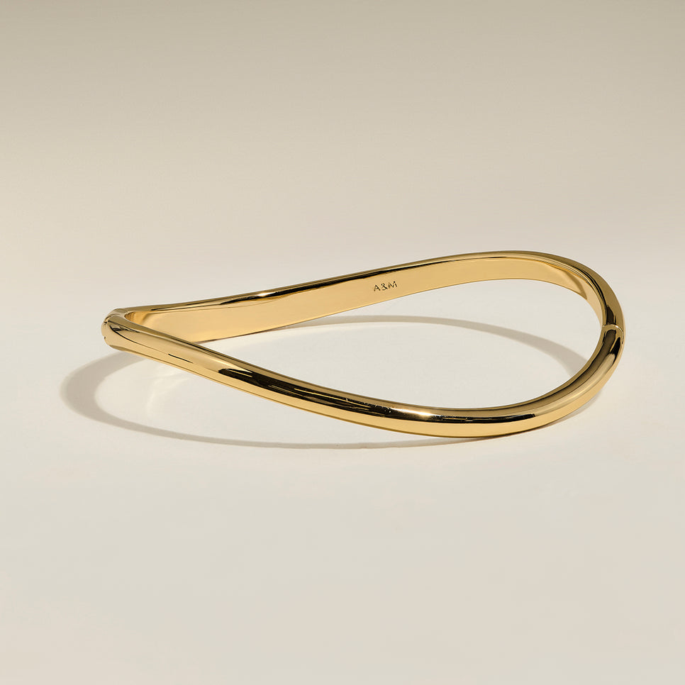 Wave Bangle in Gold-Astrid &amp; Miyu