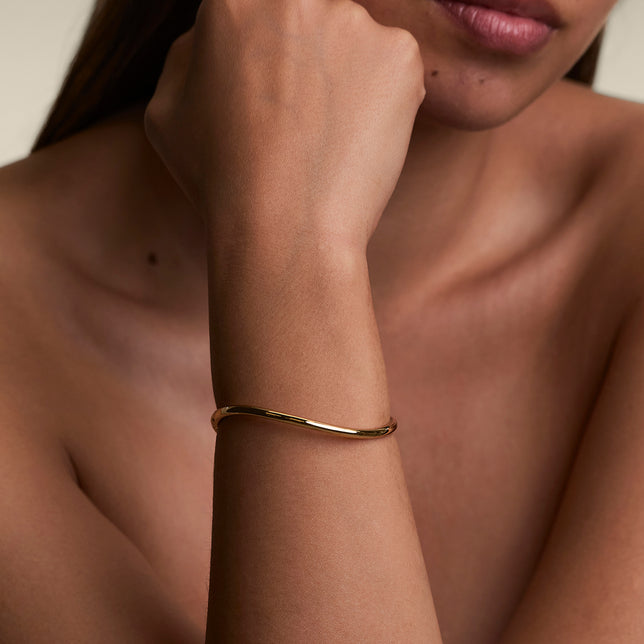 Wave Bangle in Gold-Astrid &amp; Miyu