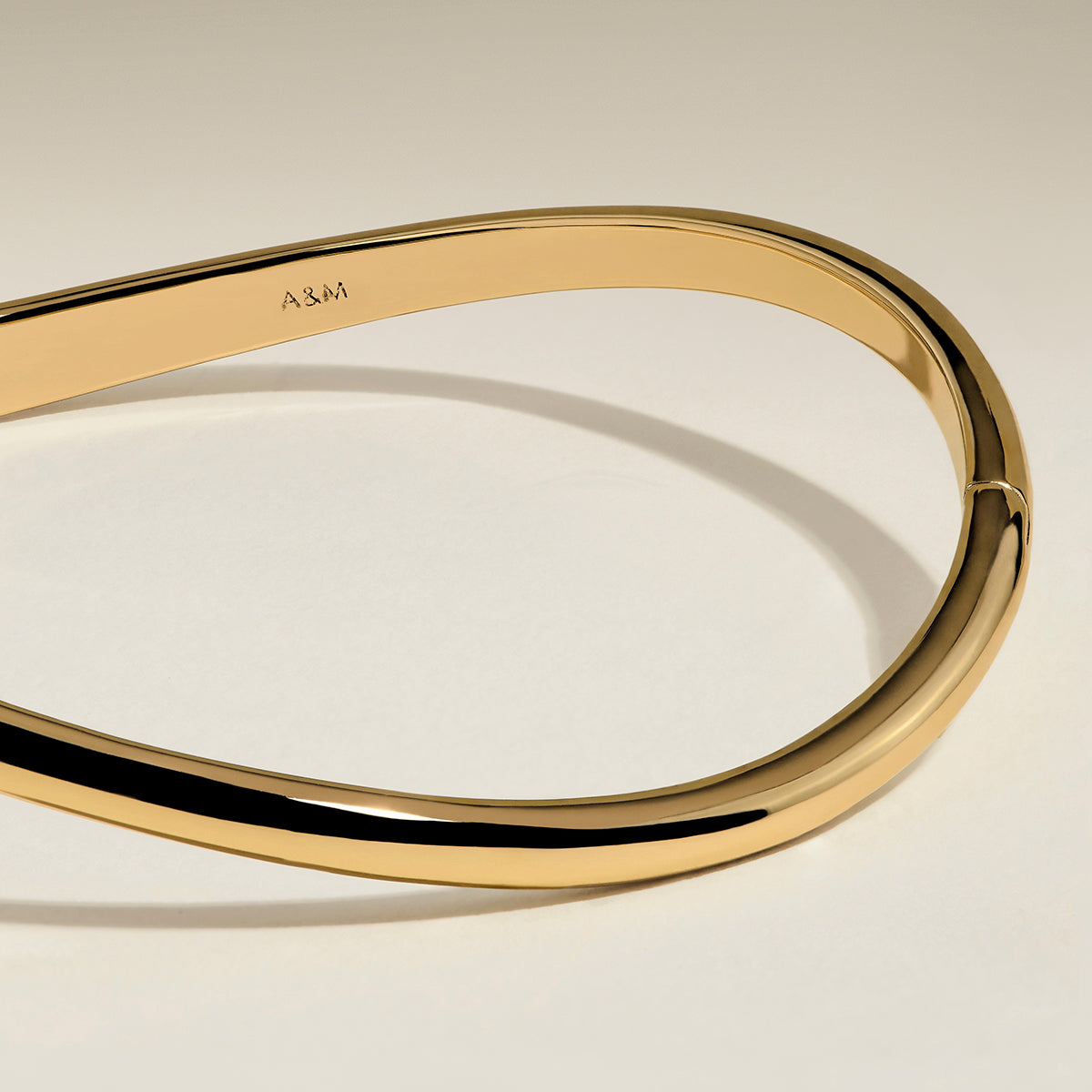 Wave Bangle in Gold-Astrid &amp; Miyu