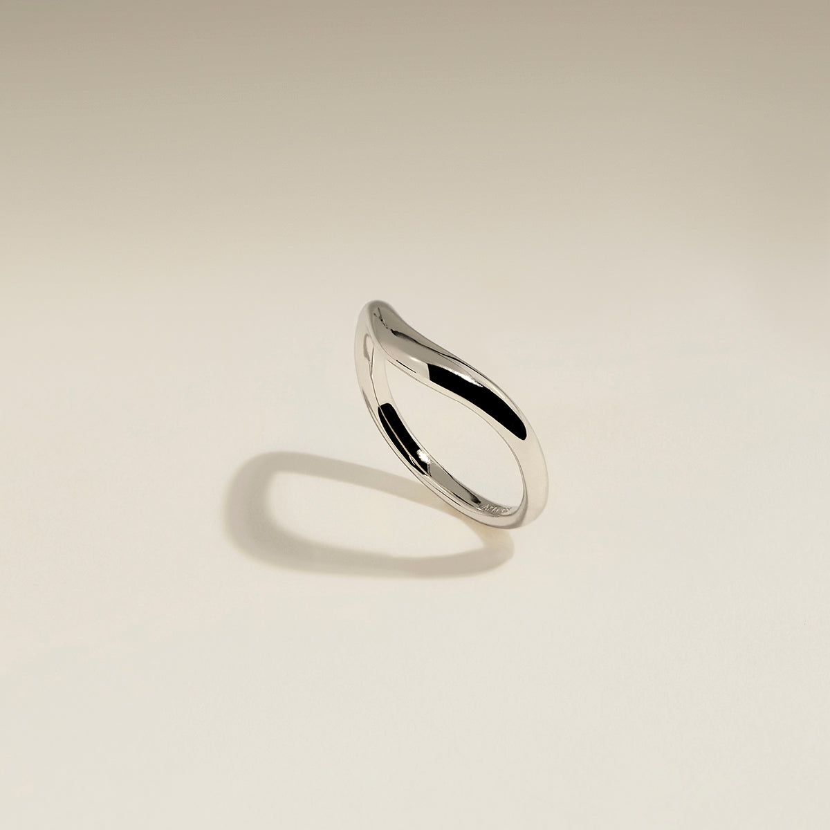 Wave Ring in Silver-Astrid &amp; Miyu