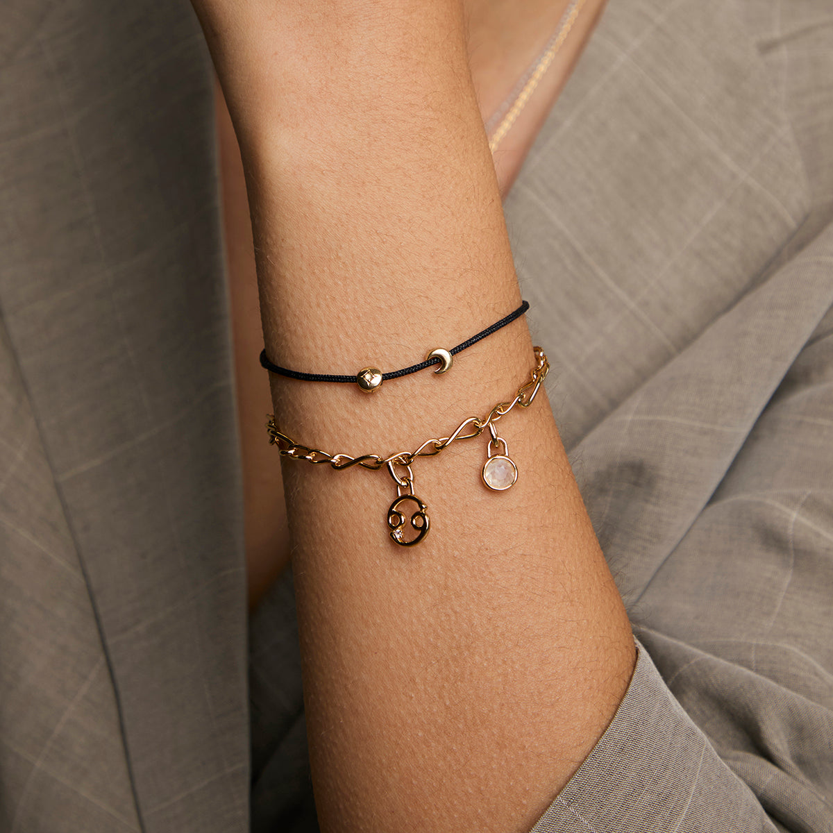 Story Strand Bracelet in Black-Astrid &amp; Miyu