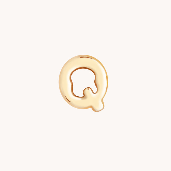 Q Initial Click Charm in Solid Gold-Astrid &amp; Miyu