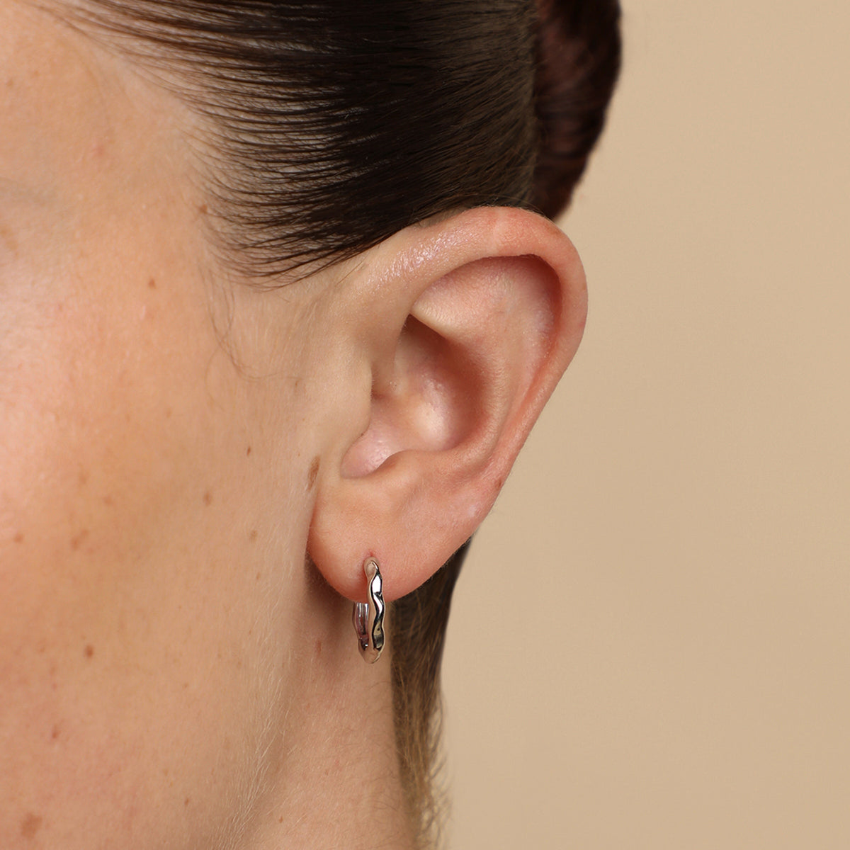 Molten Hoops in Solid White Gold-Astrid &amp; Miyu