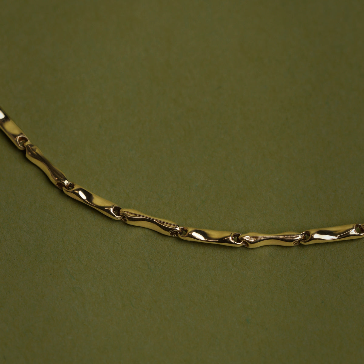 Molten Bar Chain Necklace in Solid Gold-Astrid &amp; Miyu