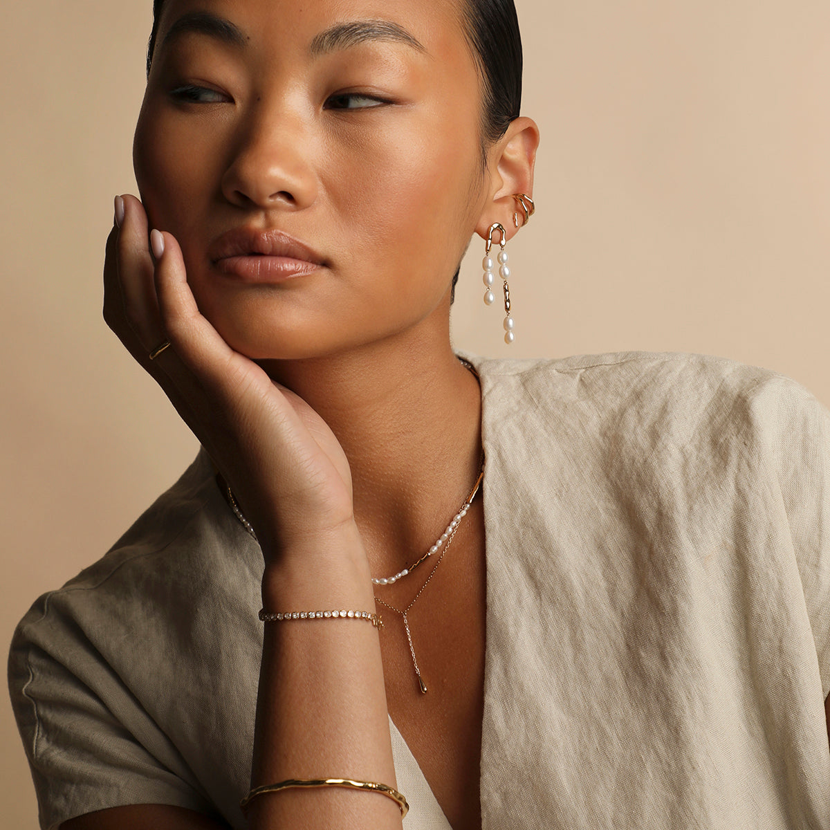 Molten Bar Studs in Gold-Astrid &amp; Miyu