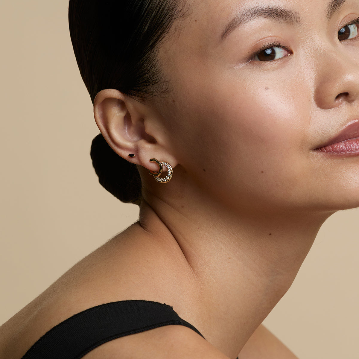Black Crystal Marquise Titanium Piercing Stud in Gold-Astrid &amp; Miyu