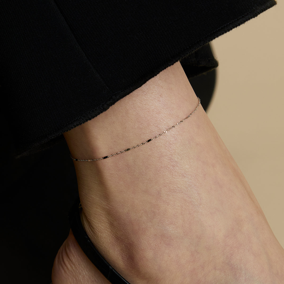 Astrid Story Chain Anklet in Solid White Gold-Astrid &amp; Miyu