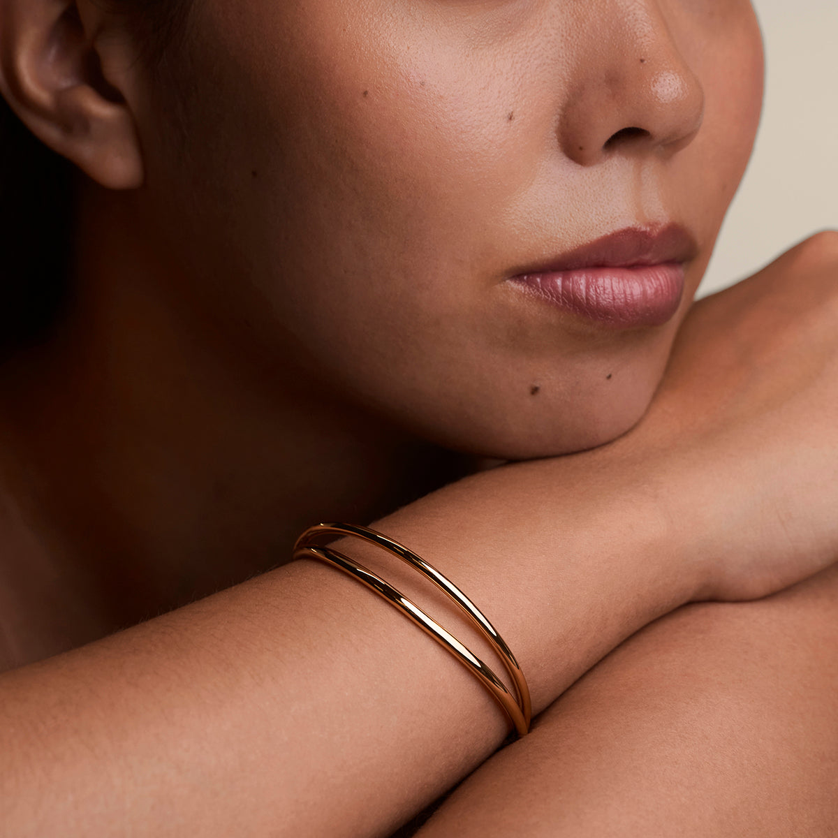 Crossover Illusion Bangle in Gold-Astrid &amp; Miyu