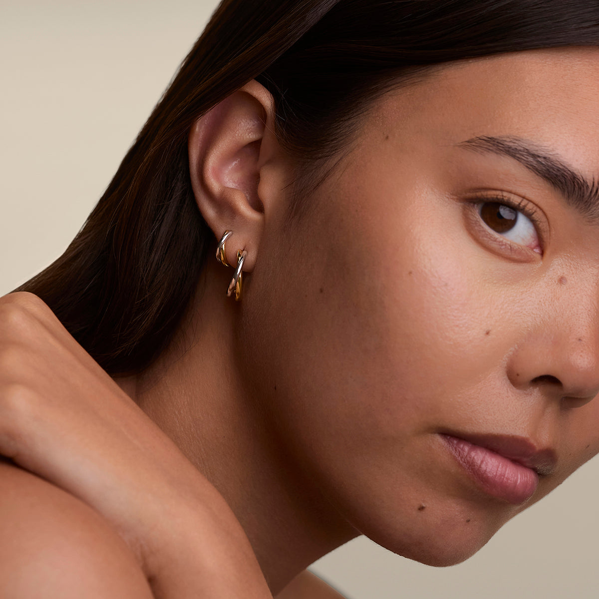Crossover Illusion Hoops in Mixed Metal-Astrid &amp; Miyu