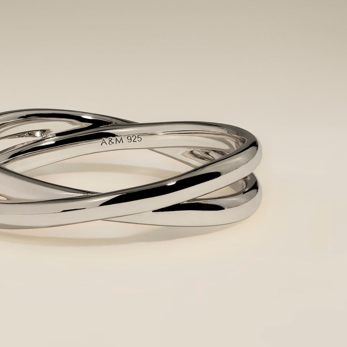 Crossover Illusion Band Ring in Silver-Astrid &amp; Miyu