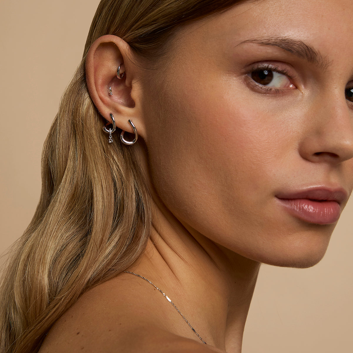 Molten Hoops in Solid White Gold-Astrid &amp; Miyu