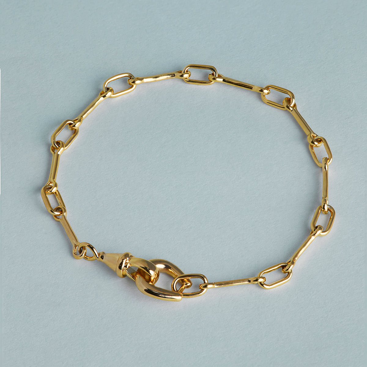 Hardware Chain Bracelet in Gold-Astrid &amp; Miyu