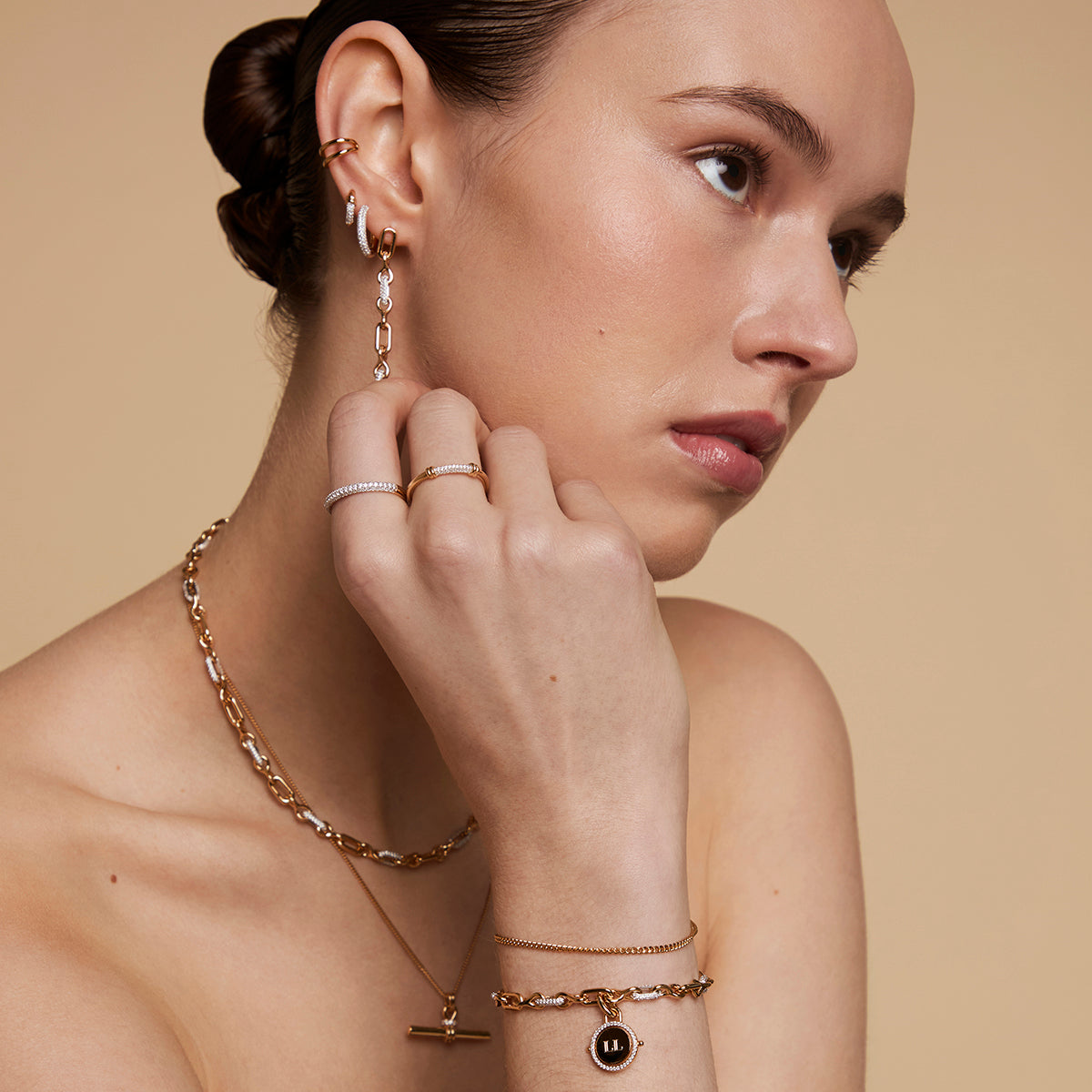 Pavé Essential Band Ring in Gold-Astrid &amp; Miyu
