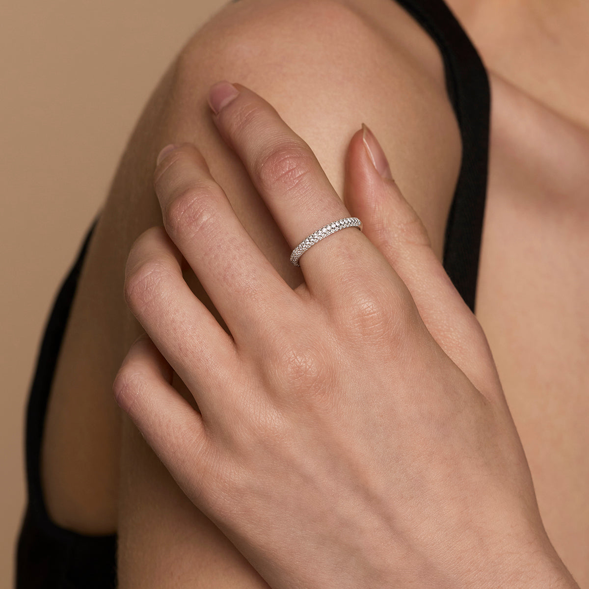 Pavé Essential Band Ring in Silver-Astrid &amp; Miyu