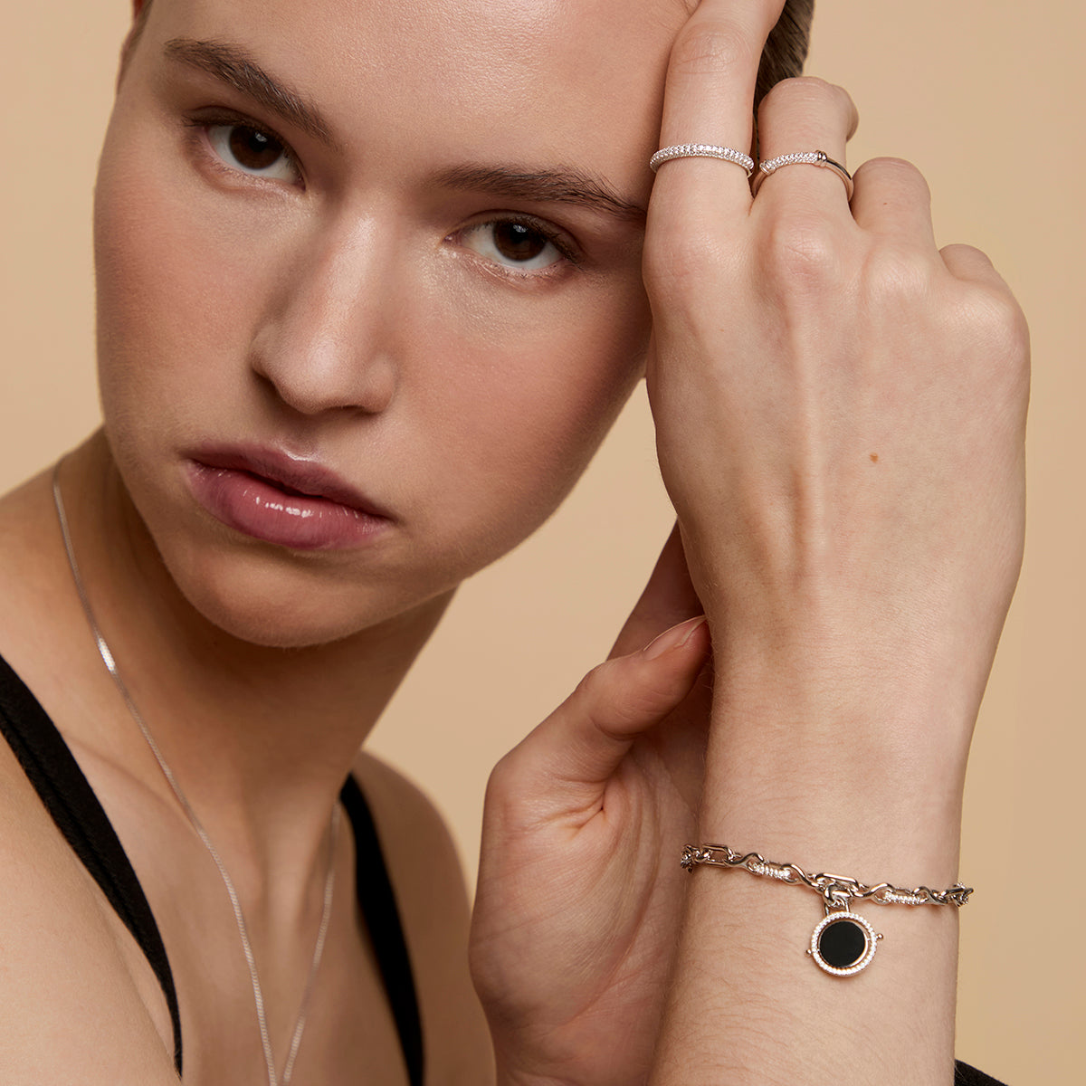 Pavé Knot Ring in Silver-Astrid &amp; Miyu