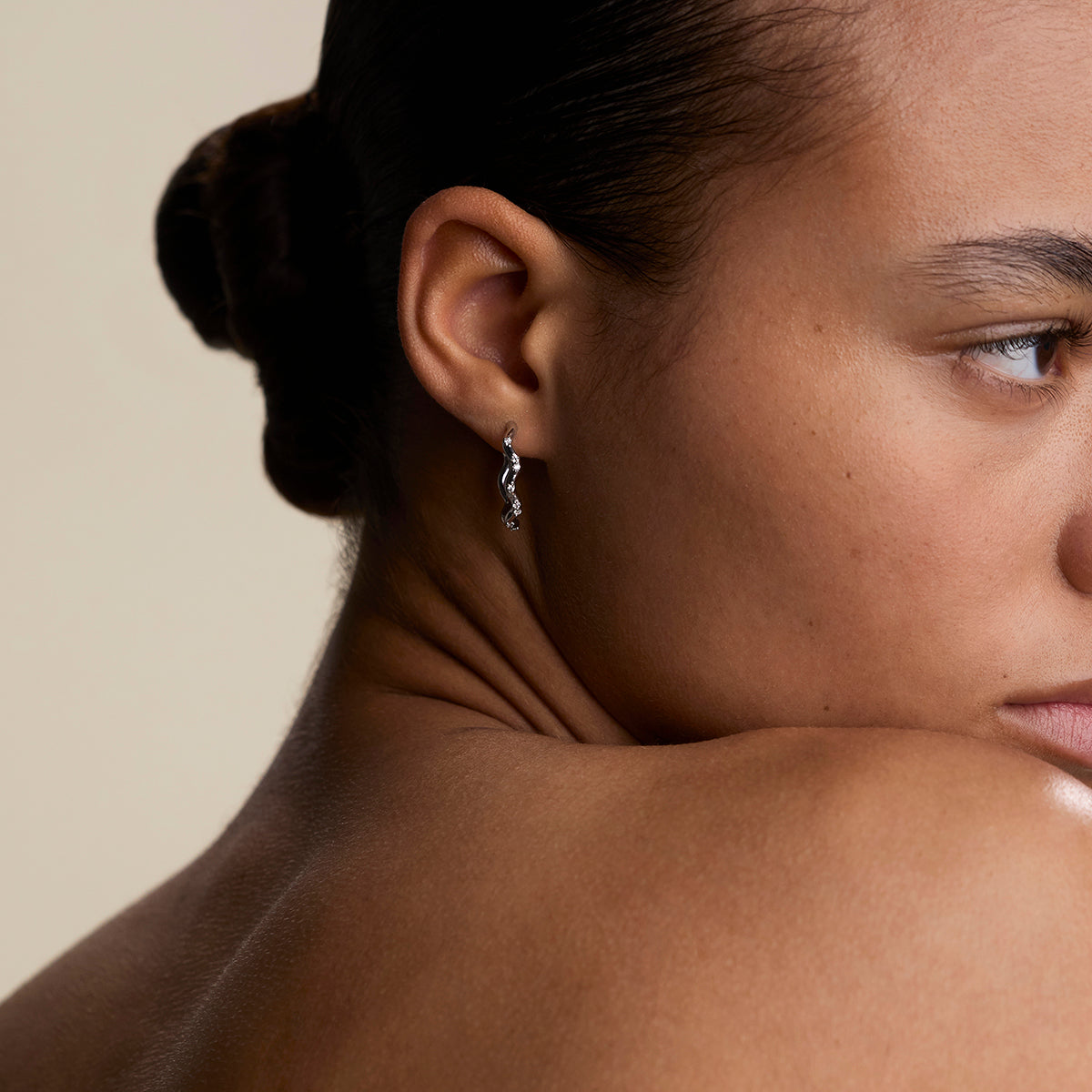 Scalloped Crystal Medium Hoops in Silver-Astrid &amp; Miyu