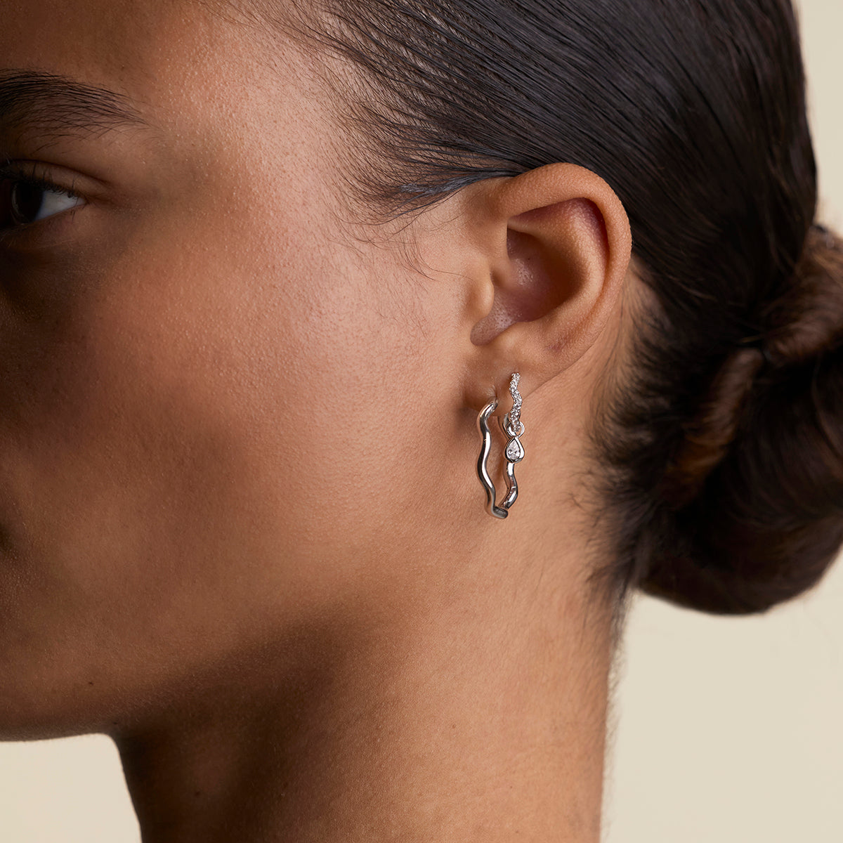 Scalloped Large Hoops in Silver-Astrid &amp; Miyu