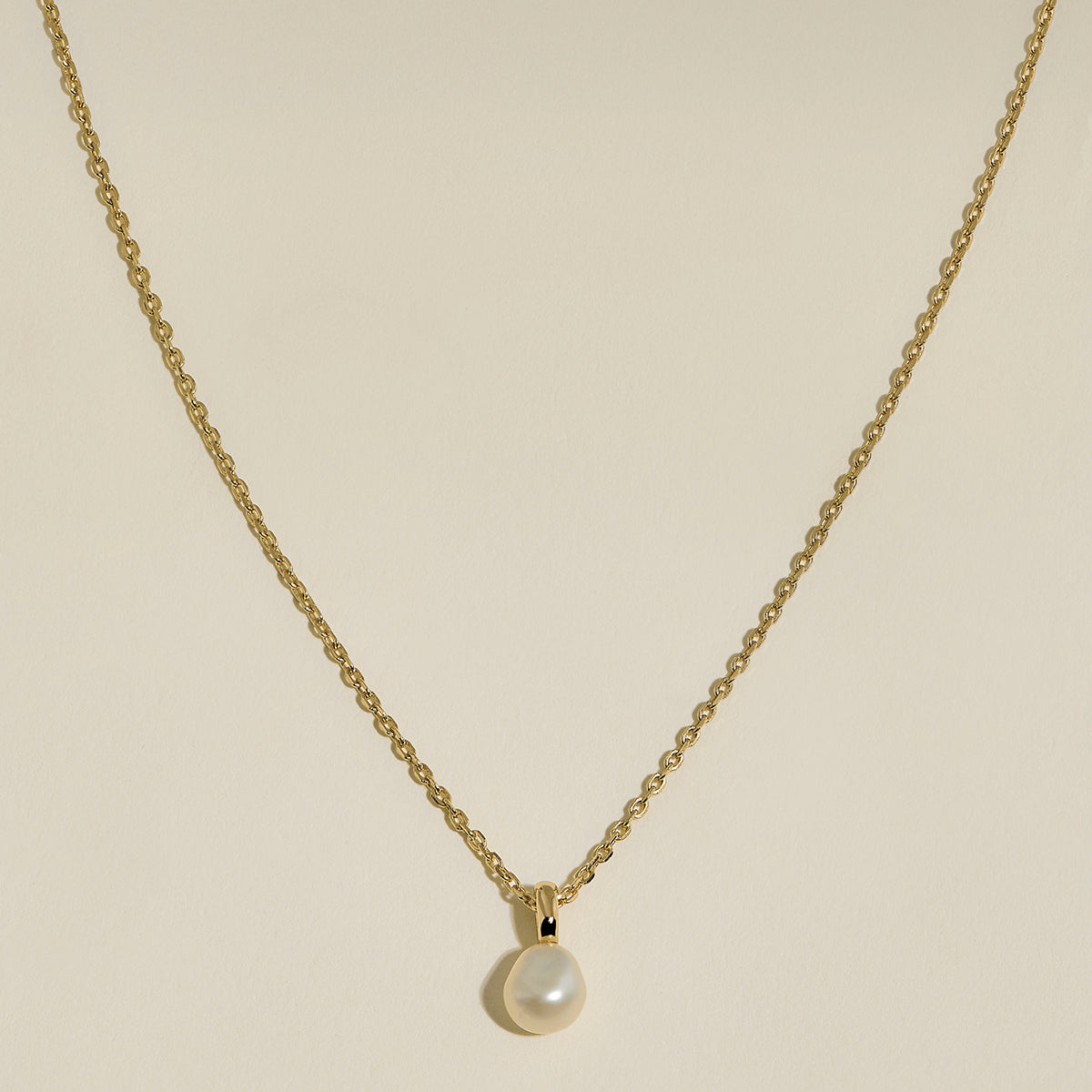 Pearl Pendant Necklace in Gold-Astrid &amp; Miyu