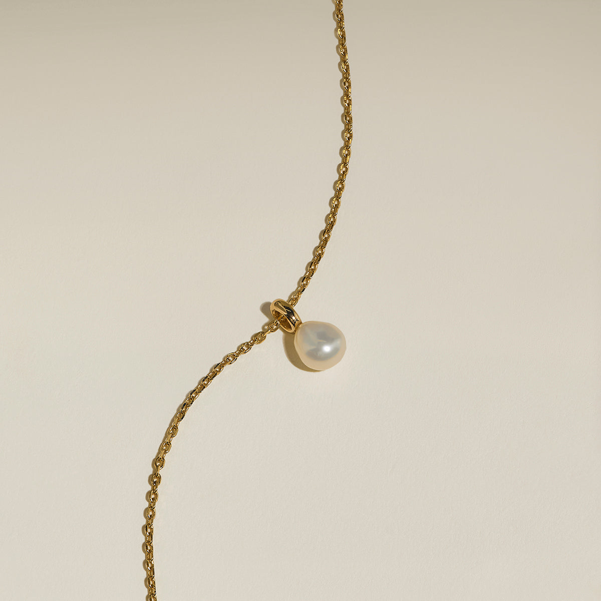 Pearl Pendant Necklace in Gold-Astrid &amp; Miyu