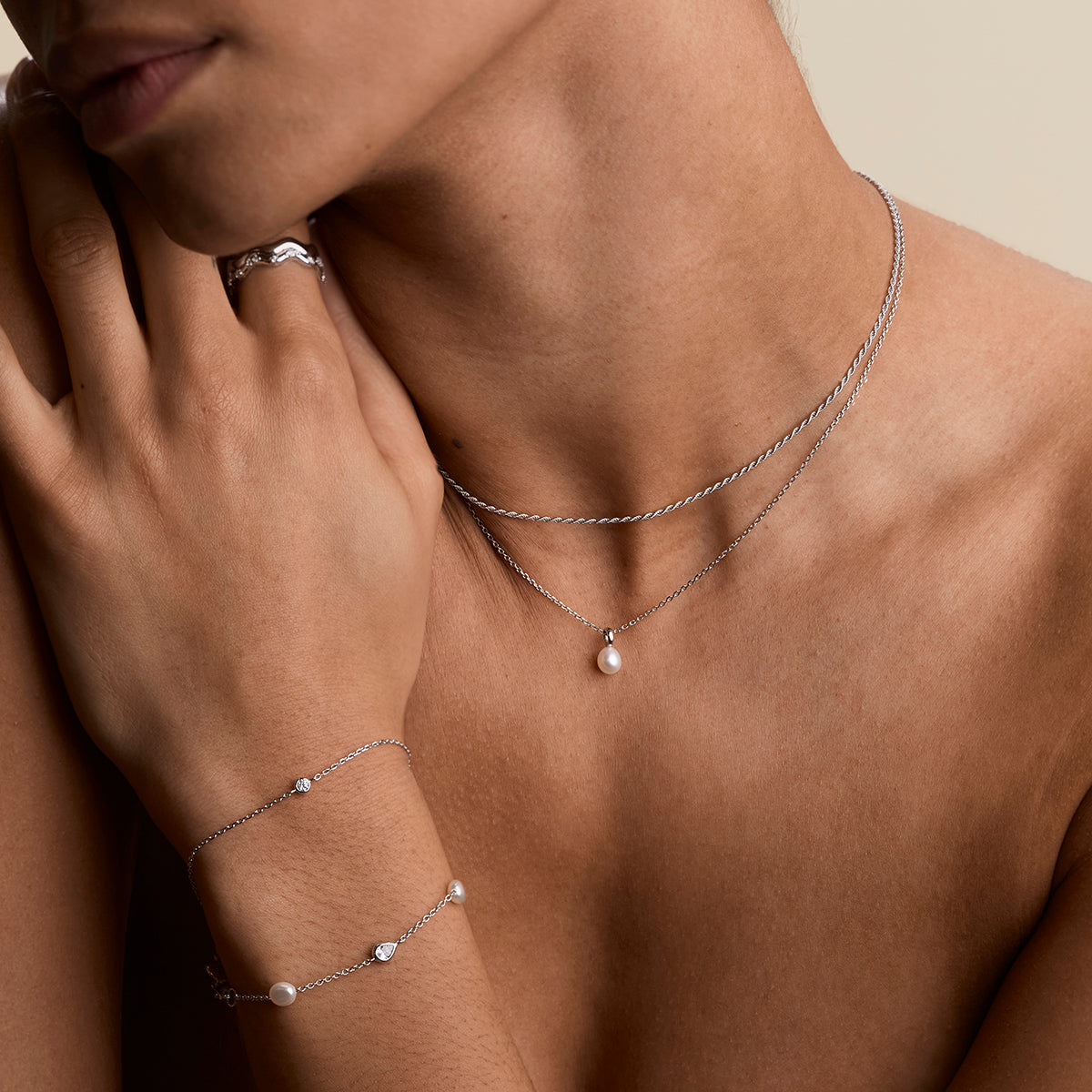 Pearl Pendant Necklace in Silver-Astrid &amp; Miyu