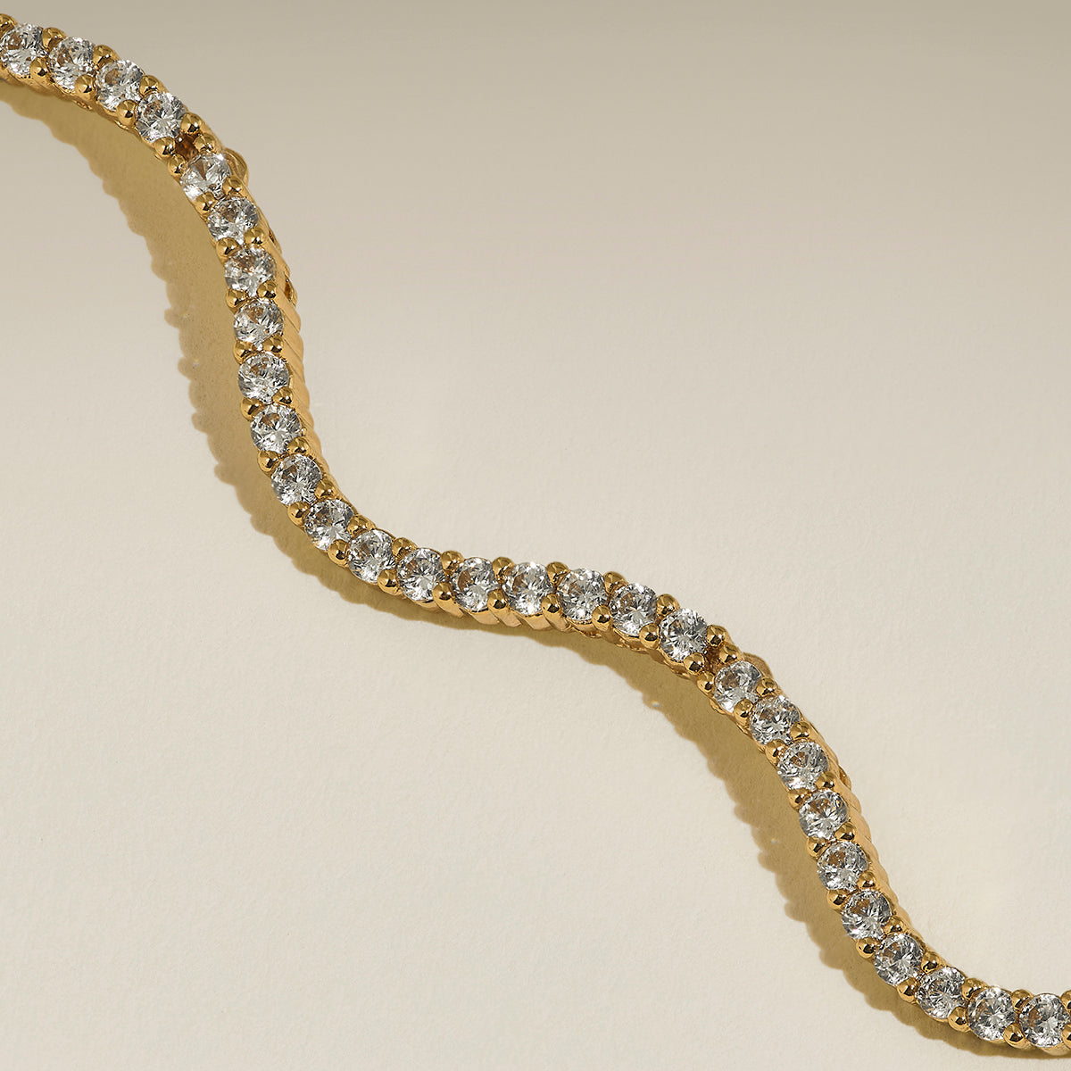 Scalloped Tennis Chain Necklace in Gold-Astrid &amp; Miyu