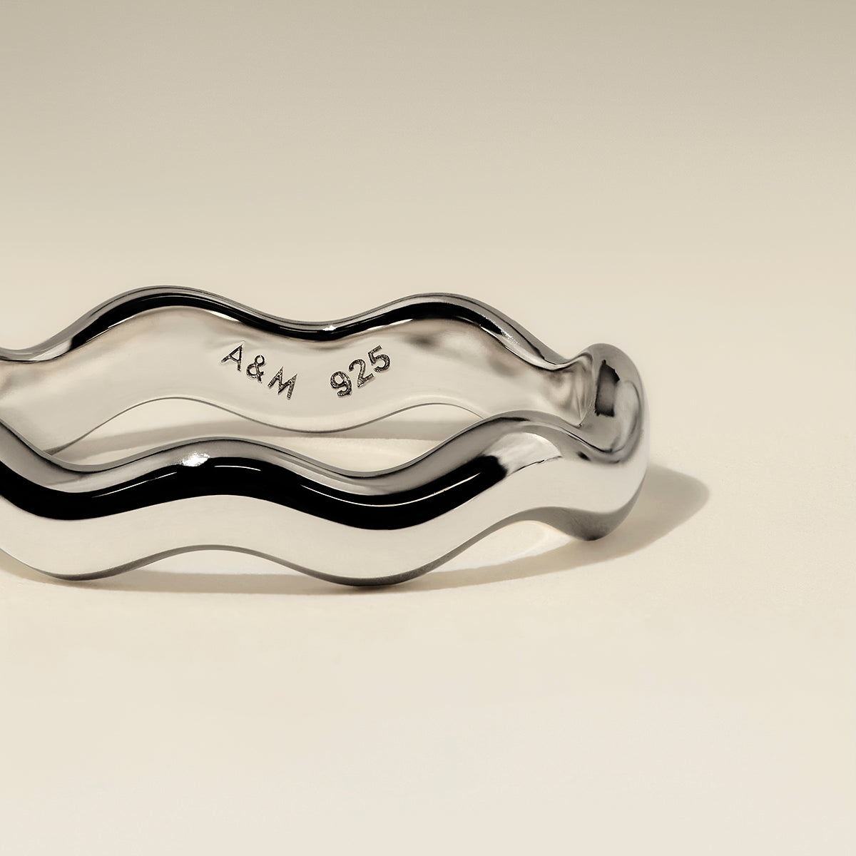 Scalloped Band Ring in Silver-Astrid &amp; Miyu