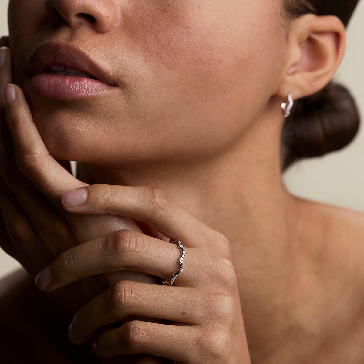 Scalloped Crystal Band Ring in Silver-Astrid &amp; Miyu