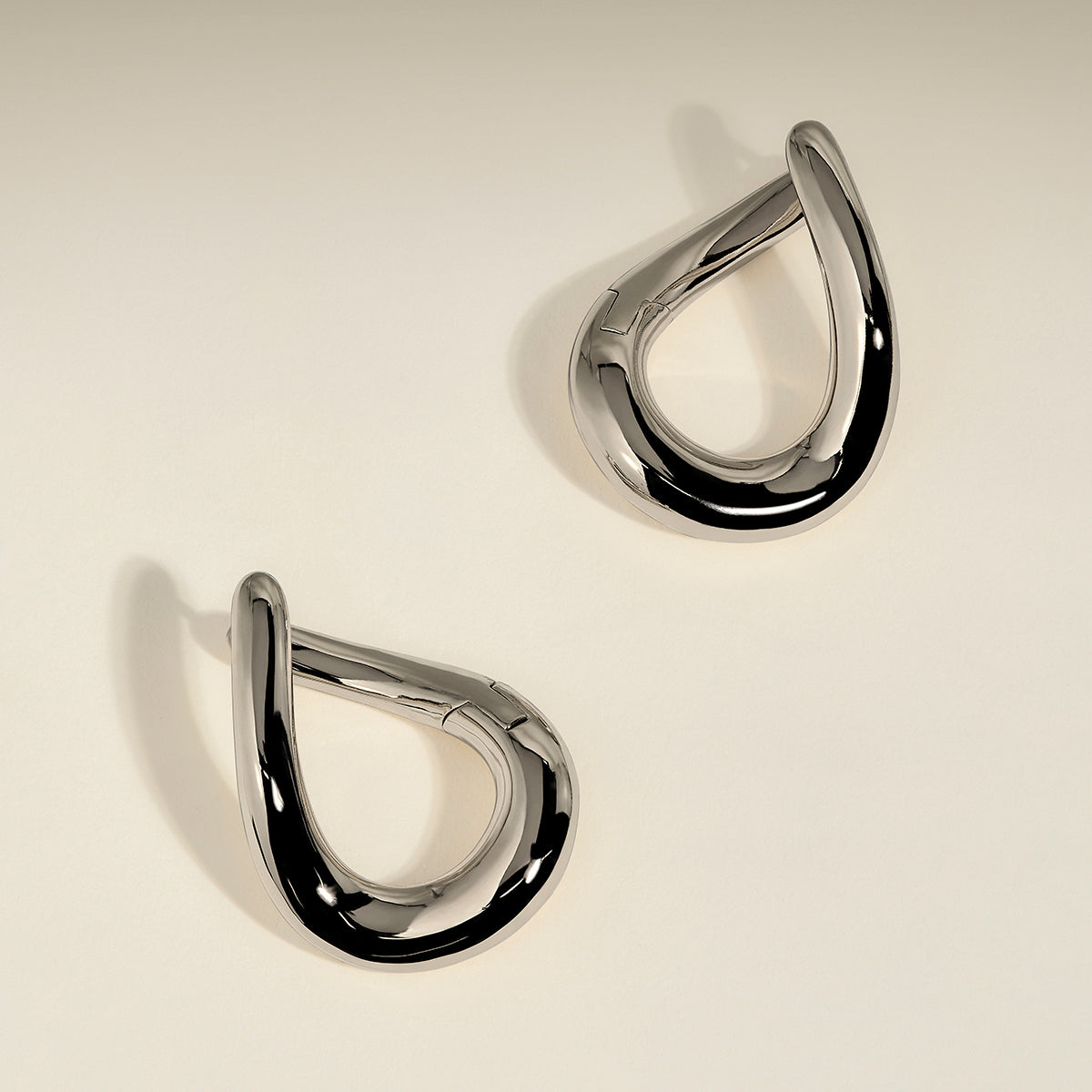 Molten XL Hoops in Silver-Astrid &amp; Miyu