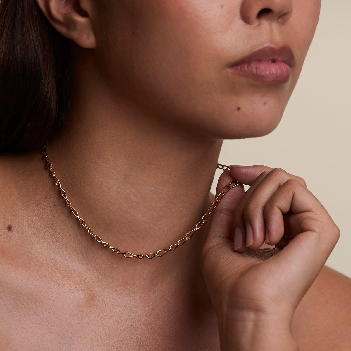 Infinite Slim Chain Necklace in Gold-Astrid &amp; Miyu