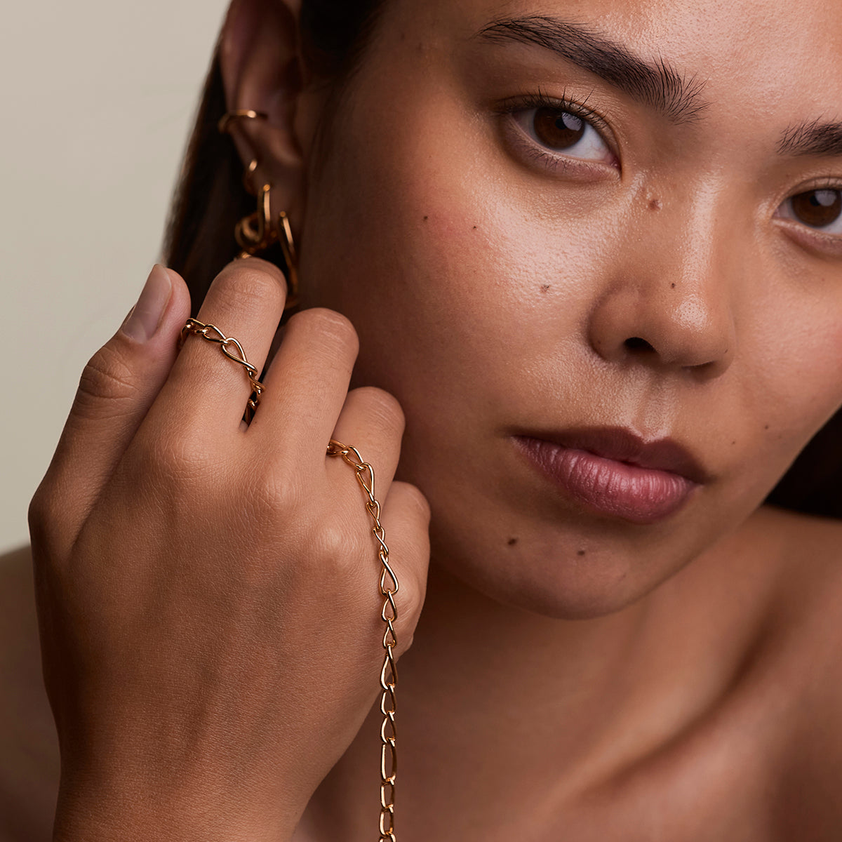 Infinite Slim Chain Necklace in Gold-Astrid &amp; Miyu